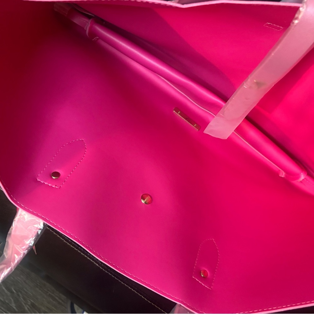 Juicy Couture Metallic Pink Tote Bag – Chic & Glamorous - Picture 4 of 7